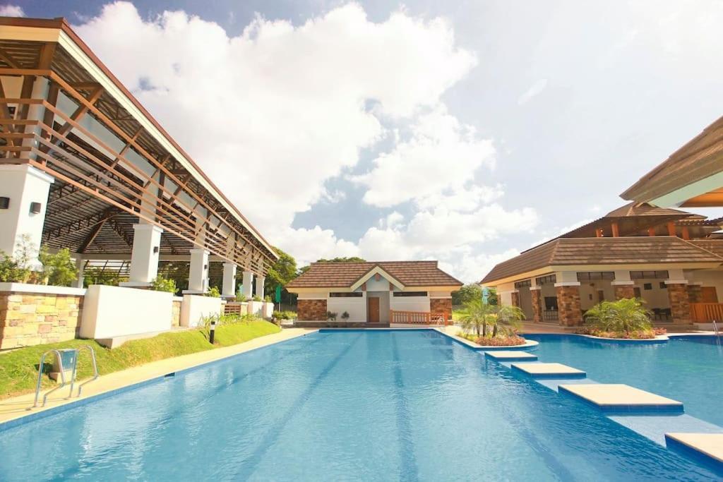 Dreamy 2Br Condo, With A Golf Course View Cebu ภายนอก รูปภาพ